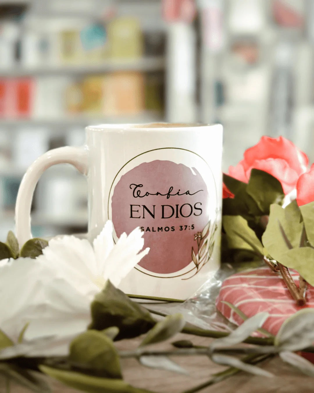 TAZA MINIMALISTA: CONFÍA EN DIOS