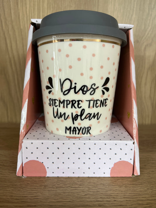 TAZA DE CERÁMICA: DIOS SIEMPRE TIENE UN PLAN MAYOR