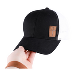 GORRA: CON PARCHO DE CRUZ