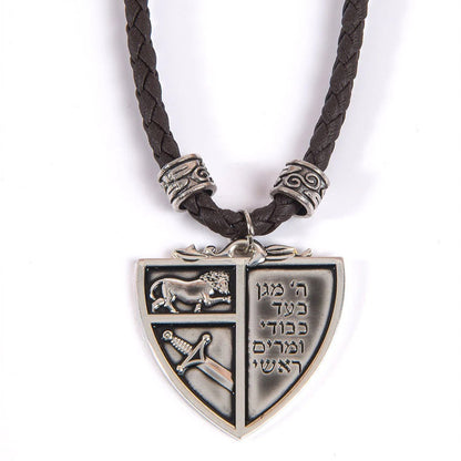 COLLAR EN CUERO