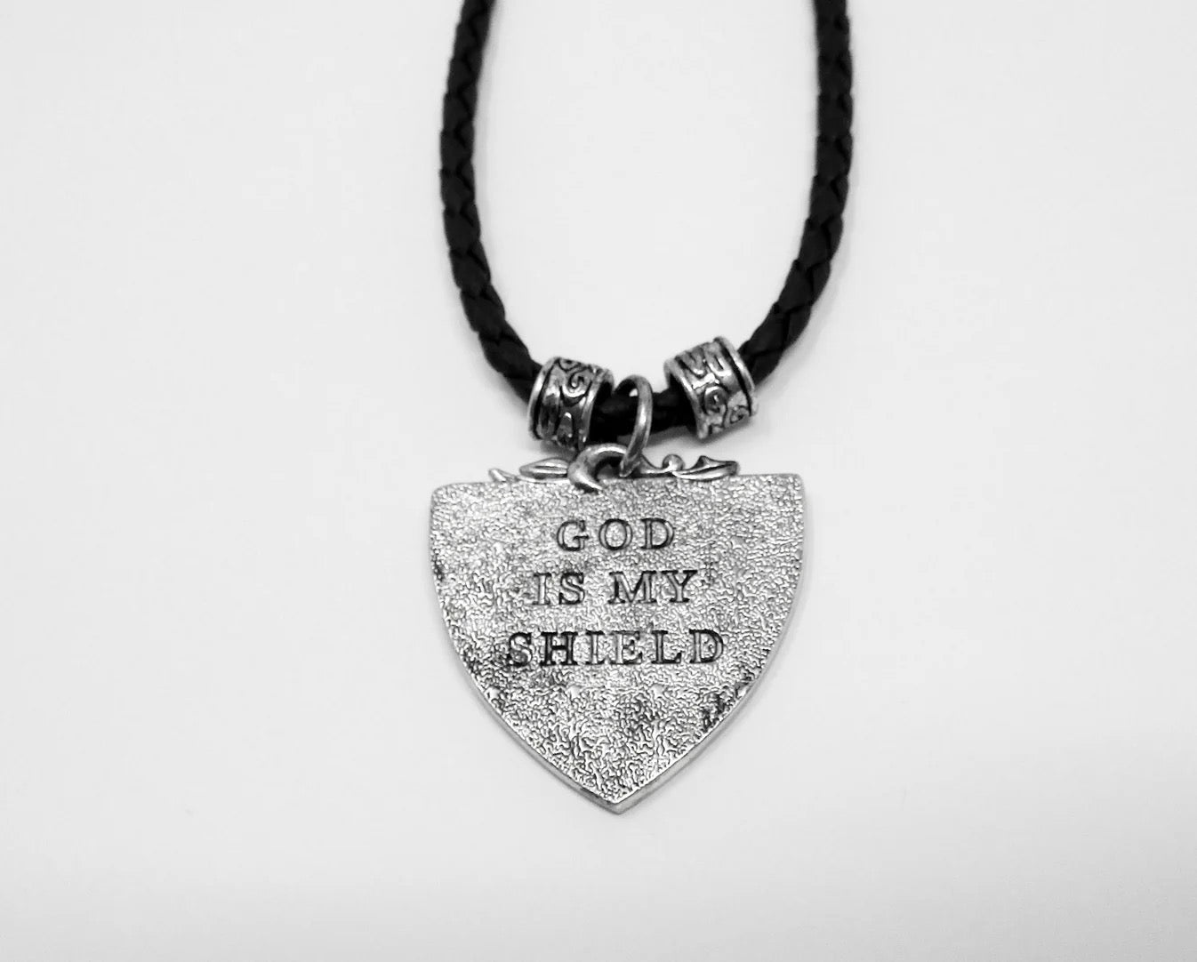 COLLAR EN CUERO