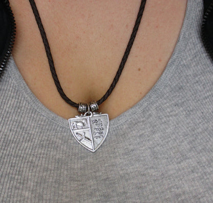 COLLAR EN CUERO