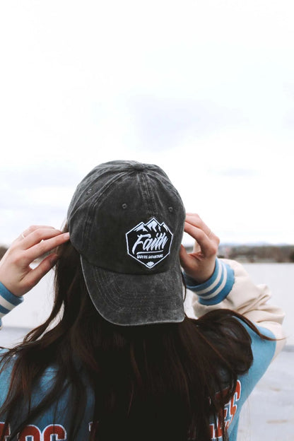 GORRA: LA FE MUEVE MONTAÑAS