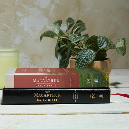 RVR60: NKJV MACARTHUR DAILY BIBLE